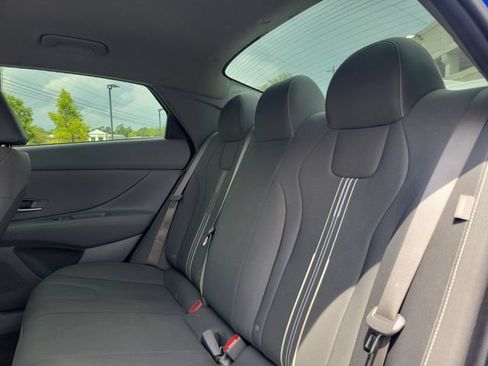 Used 2024 Hyundai Elantra SEL FWD image 28