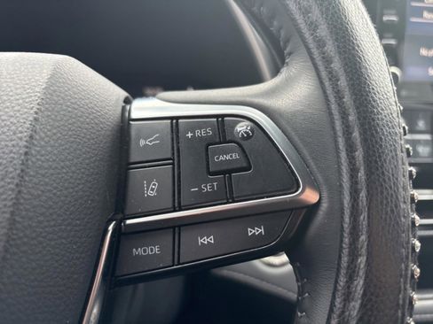 Used 2021 Toyota Highlander XSE image 13