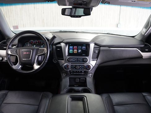 Used 2019 GMC Yukon XL SLT image 17