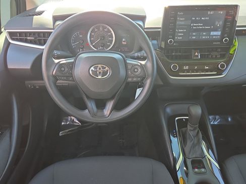 Used 2022 Toyota Corolla LE image 12