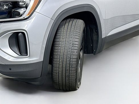 New 2026 Volkswagen Atlas SE image 25