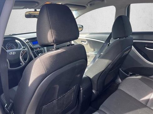 Used 2017 Hyundai Elantra GT image 16