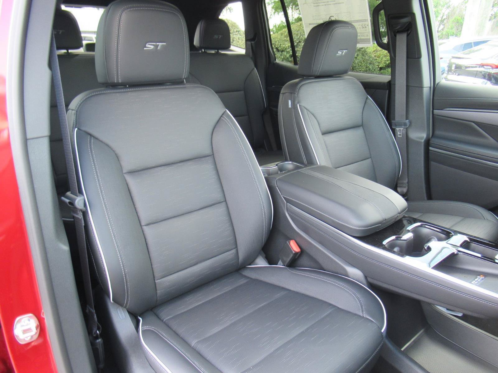 New 2026 Buick Enclave Sport Touring w/ Power Package FWD image 8