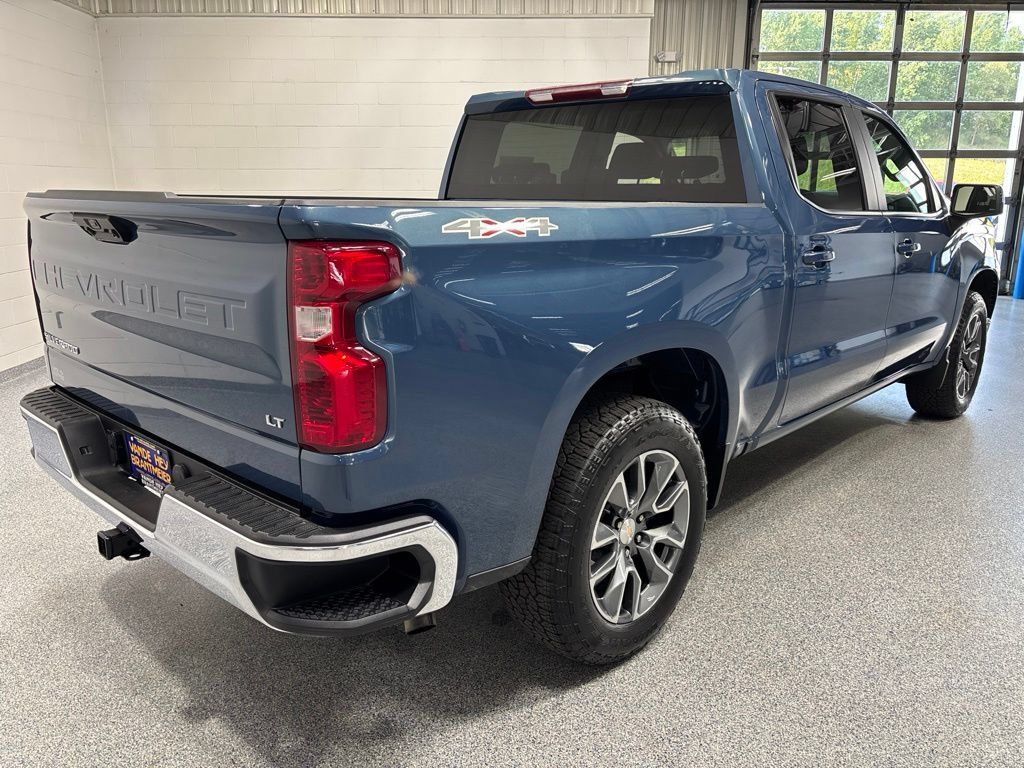 Used 2024 Chevrolet Silverado 1500 LT AWD/4WD image 7