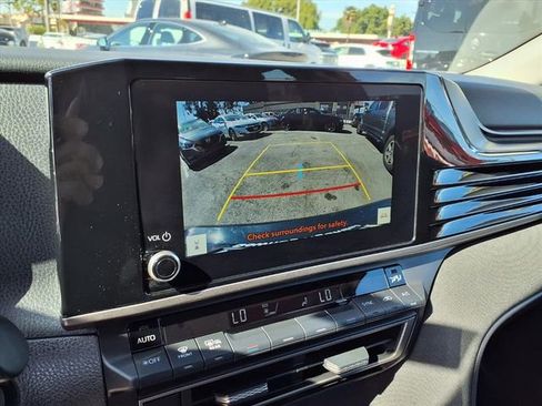 Used 2025 Toyota Camry LE image 19