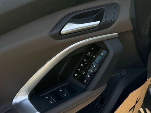 New 2025 Audi Q5 Premium Plus image 17