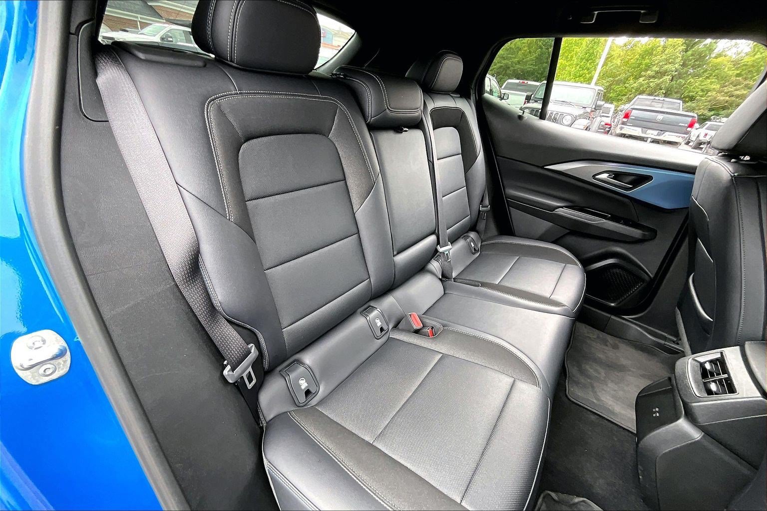 Used 2025 Chevrolet Equinox EV LT w/ Convenience Package FWD image 22
