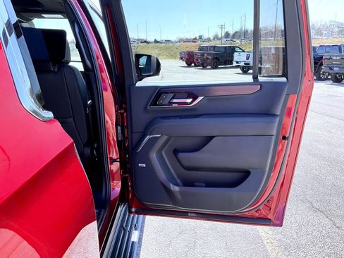 New 2026 GMC Yukon XL Denali w/ Denali Reserve Package AWD/4WD image 17