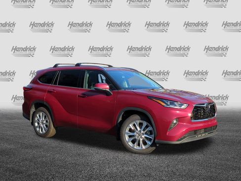 Used 2022 Toyota Highlander Limited image 2