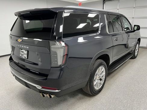 Used 2025 Chevrolet Suburban Premier AWD/4WD image 9