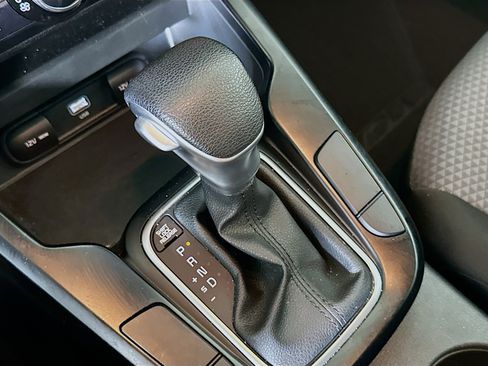 Used 2025 Kia Soul LX w/ LX Technology Package FWD image 24