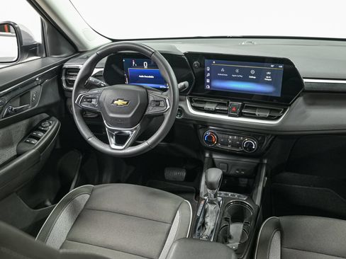 Used 2024 Chevrolet TrailBlazer LT w/ LT Cold Weather Package FWD image 27