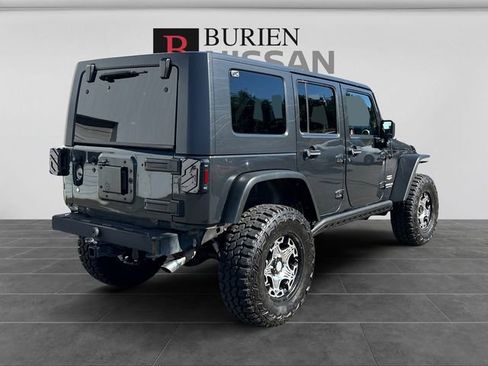 Used 2010 Jeep Wrangler Unlimited Sahara w/ Limited Group AWD/4WD image 5
