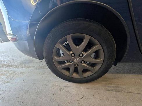 Used 2012 Hyundai Elantra FWD image 14