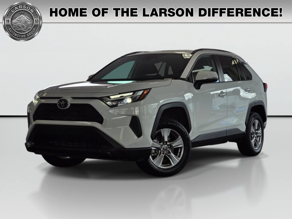 Used 2025 Toyota RAV4 XLE AWD/4WD image 1