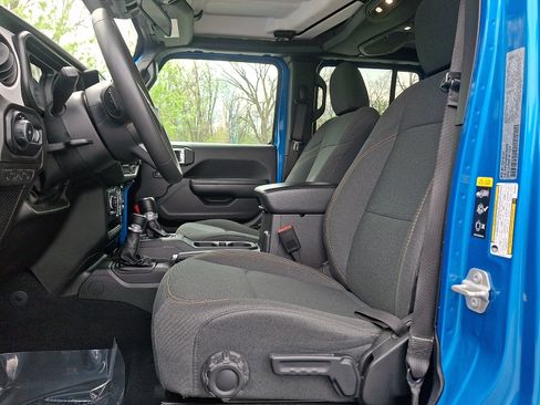 Used 2024 Jeep Wrangler Unlimited Sport AWD/4WD image 13