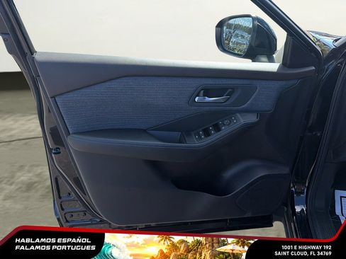 Used 2023 Nissan Rogue SV FWD image 10