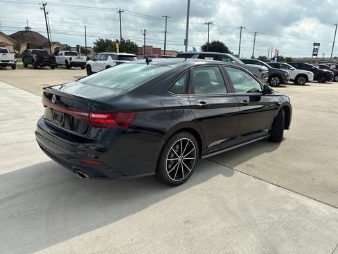 Used 2025 Volkswagen Jetta GLI Autobahn FWD image 3
