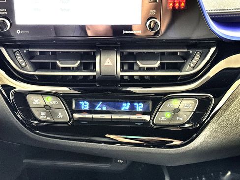 Used 2022 Toyota C-HR XLE FWD image 18