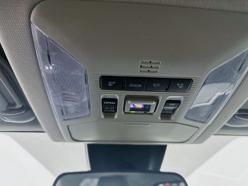 Used 2025 Toyota RAV4 XLE w/ Convenience Package FWD image 18