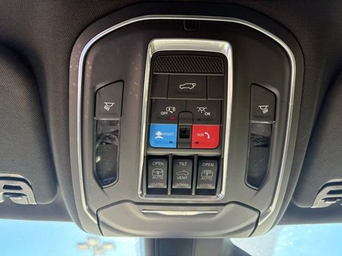 Used 2022 Jeep Wagoneer Series III w/ Premium Group I image 23