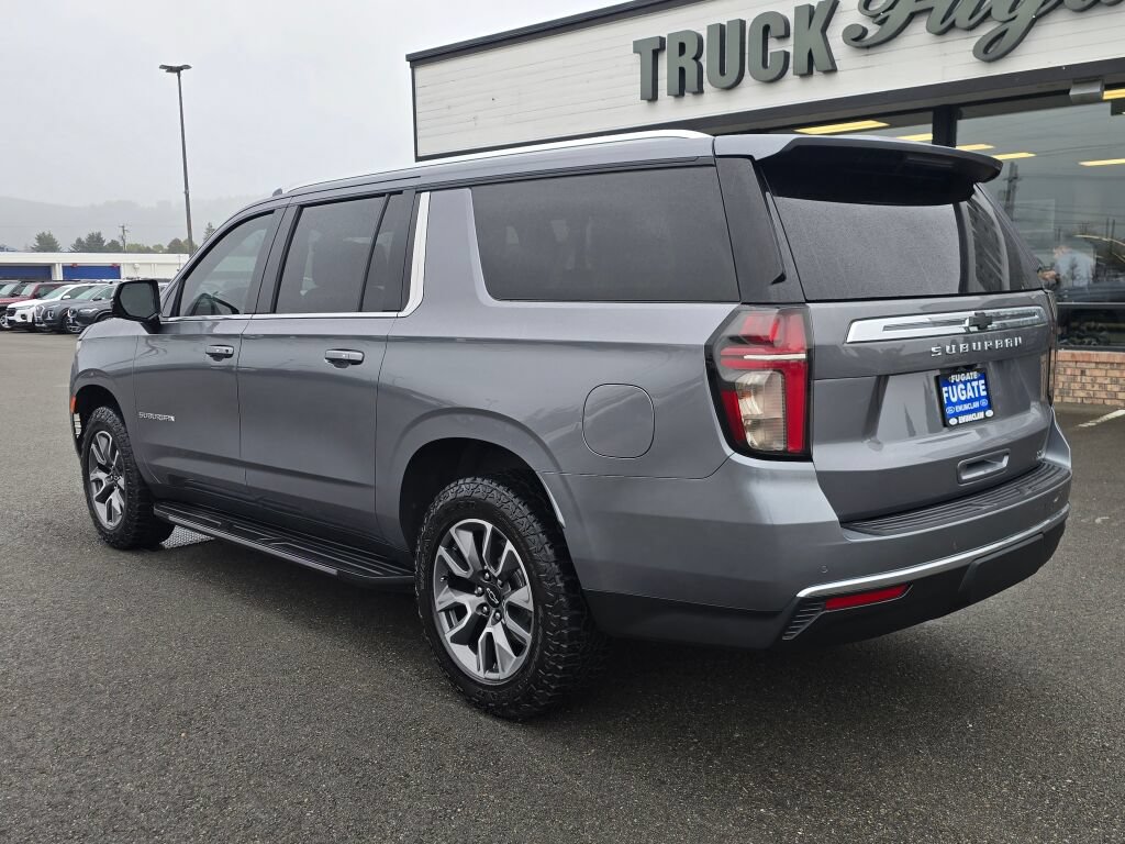 Used 2021 Chevrolet Suburban LT w/ LT Signature Package AWD/4WD image 8