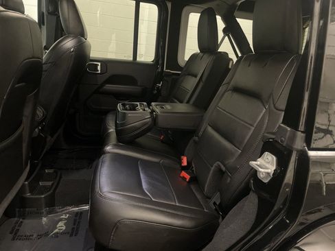 Used 2023 Jeep Wrangler Altitude image 18