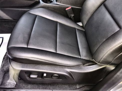 Used 2024 Chevrolet Colorado LT image 12