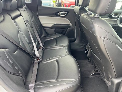 Used 2025 Jeep Compass Limited AWD/4WD image 34
