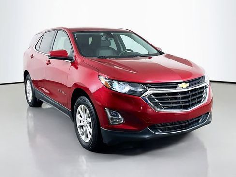 Used 2018 Chevrolet Equinox LT image 2