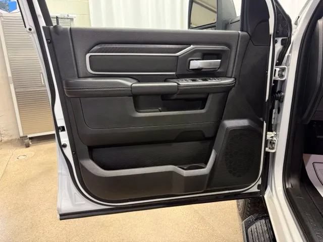 Used 2025 RAM 2500 Big Horn AWD/4WD image 14
