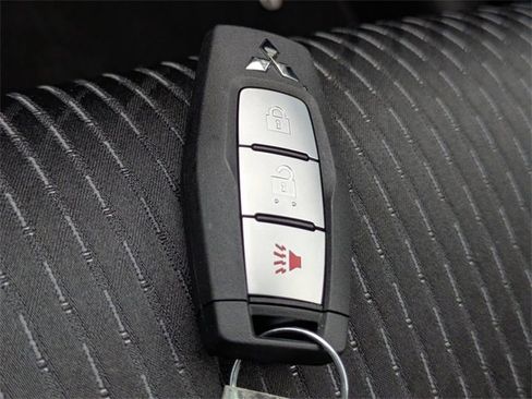 New 2025 Mitsubishi Outlander ES image 33