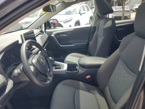 Certified 2025 Toyota RAV4 XLE w/ Convenience Package FWD image 16