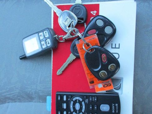 Used 2004 Saturn Vue 2WD w/ Sport Plus Pkg image 30