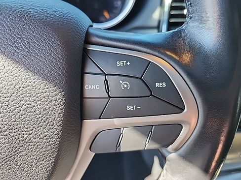 Certified 2020 Jeep Grand Cherokee Altitude image 28