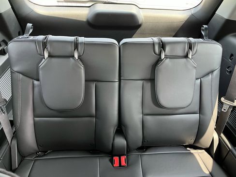 Used 2023 Ford Explorer XLT w/ Equipment Group 202A image 11