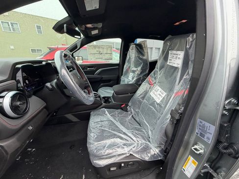 New 2026 Chevrolet Colorado Z71 image 9