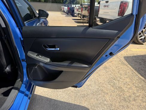 Used 2022 Nissan Sentra SV FWD image 17