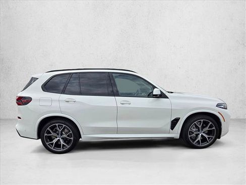 Used 2024 BMW X5 xDrive50e w/ M Sport Package AWD/4WD image 4
