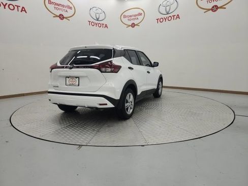 Used 2024 Nissan Kicks S FWD image 8