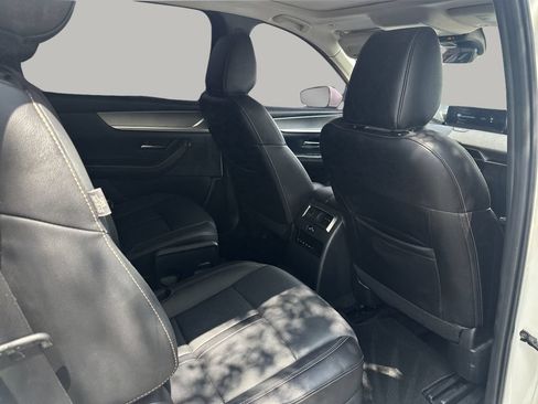 Used 2024 MAZDA CX-90 3.3 Turbo w/ Premium Package AWD/4WD image 12