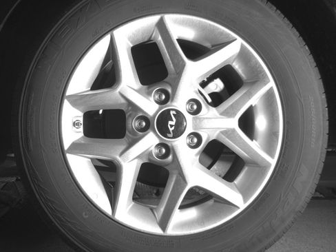 Used 2025 Kia Soul LX w/ LX Technology Package FWD image 14