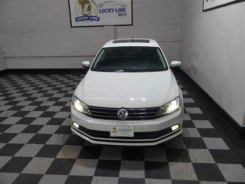 Used 2015 Volkswagen Jetta SE FWD image 3