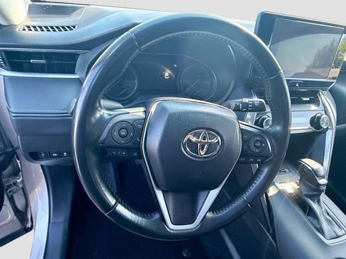 Used 2023 Toyota Venza LE AWD/4WD image 16