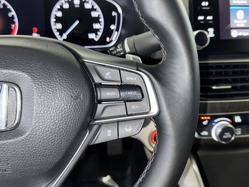 Used 2019 Honda Accord Touring image 22