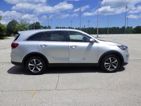 Used 2020 Kia Sorento AWD V6 image 6