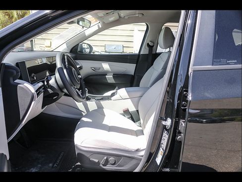Certified 2025 Hyundai Tucson SEL FWD image 23