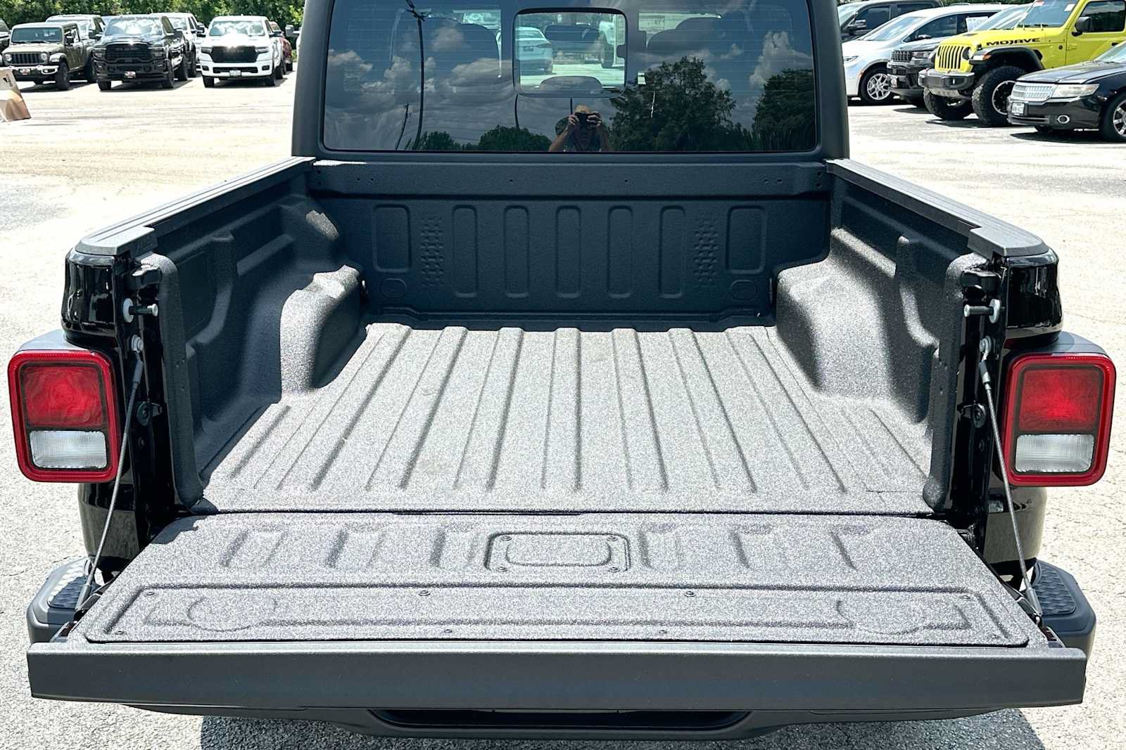 New 2026 Jeep Gladiator Sport AWD/4WD image 28