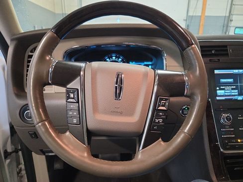 Used 2015 Lincoln Navigator 4WD image 34