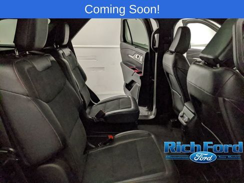 Certified 2025 Ford Explorer ST image 21